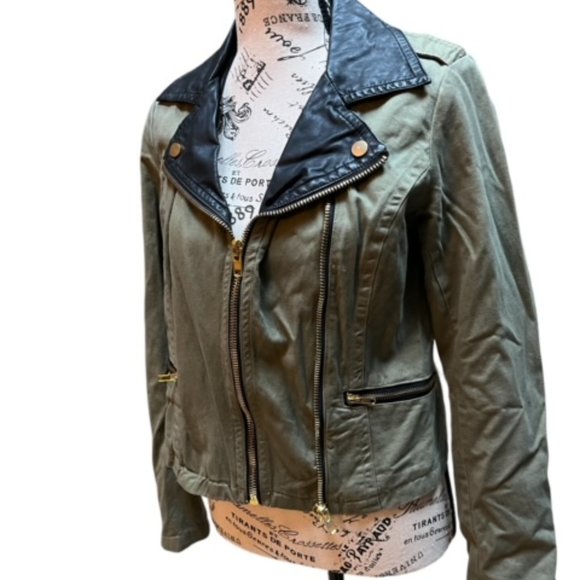 Forever 21 - Picture 3 of 4